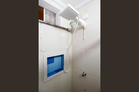 Banheiro de kitnet/studio para alugar com 1 quarto, 40m² em Sumarezinho, São Paulo