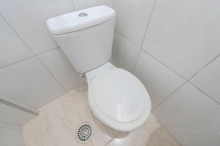 Banheiro de kitnet/studio para alugar com 1 quarto, 30m² em Bela Vista, São Paulo