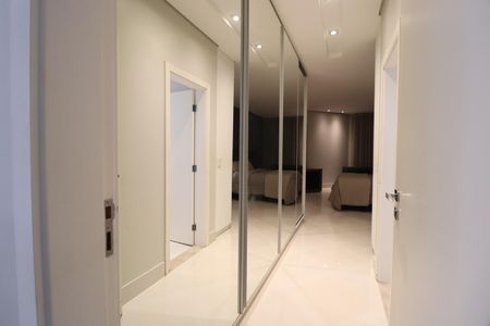 Casa de condomínio para alugar com 319m², 3 quartos e 4 vagasQuarto 1 - Suíte