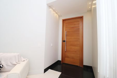 Casa de condomínio para alugar com 319m², 3 quartos e 4 vagasSala