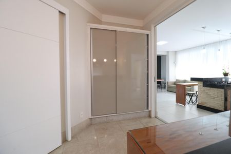 Casa de condomínio para alugar com 319m², 3 quartos e 4 vagasCozinha