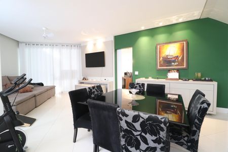 Casa de condomínio para alugar com 319m², 3 quartos e 4 vagasSala