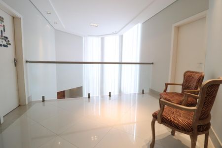 Casa de condomínio para alugar com 319m², 3 quartos e 4 vagasHall Quartos