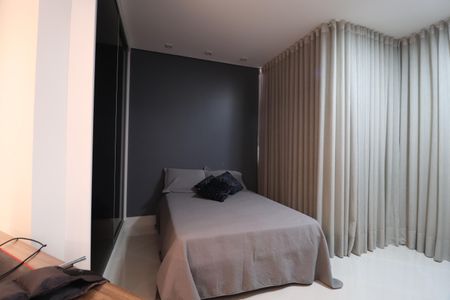 Casa de condomínio para alugar com 319m², 3 quartos e 4 vagasQuarto 1 - Suíte