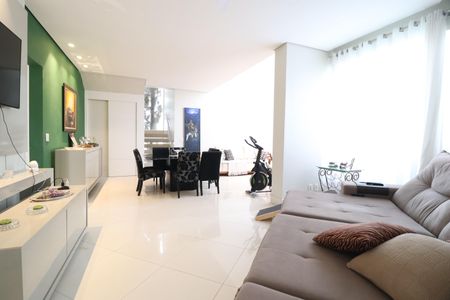 Casa de condomínio para alugar com 319m², 3 quartos e 4 vagasSala