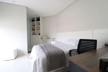Casa de condomínio para alugar com 319m², 3 quartos e 4 vagasQuarto 2 - Suíte