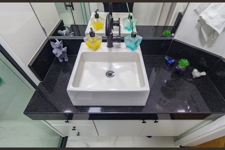 Apartamento à venda com 98m², 3 quartos e 2 vagasDetalhe Banheiro - Suíte 