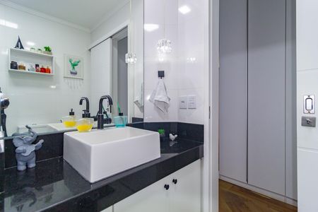 Apartamento à venda com 98m², 3 quartos e 2 vagasBanheiro - Suíte 