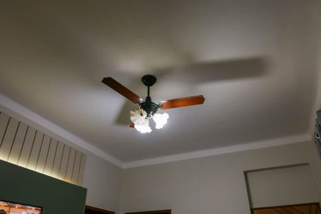 Casa à venda com 125m², 3 quartos e 1 vaga Casa à venda com 125m², 3 quartos e 1 vagaSala