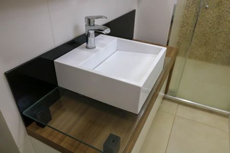 Casa à venda com 77m², 2 quartos e sem vaga