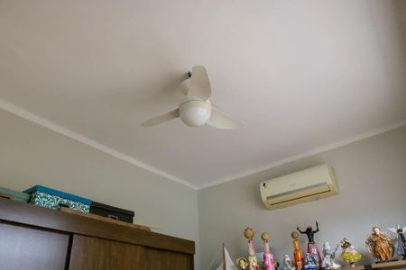 Casa à venda com 77m², 2 quartos e sem vaga Casa à venda com 77m², 2 quartos e sem vagaQuarto 2