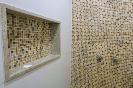 Casa à venda com 77m², 2 quartos e sem vaga Casa à venda com 77m², 2 quartos e sem vagaBanheiro do Quarto Suite