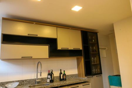 Casa à venda com 77m², 2 quartos e sem vaga Casa à venda com 77m², 2 quartos e sem vagaCozinha