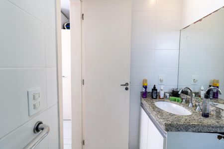 Apartamento à venda com 72m², 3 quartos e 1 vaga Apartamento à venda com 72m², 3 quartos e 1 vagaBanheiro da Suíte