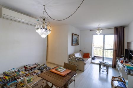 Sala de apartamento à venda com 3 quartos, 72m² em Teresópolis, Porto Alegre