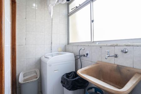 Apartamento à venda com 178m², 3 quartos e 2 vagas Apartamento à venda com 178m², 3 quartos e 2 vagasÁrea de serviço