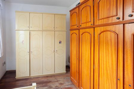Apartamento à venda com 178m², 3 quartos e 2 vagas Apartamento à venda com 178m², 3 quartos e 2 vagasQuarto 1