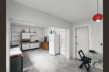 Casa à venda com 240m², 8 quartos e 2 vagas Casa à venda com 240m², 8 quartos e 2 vagasCozinha