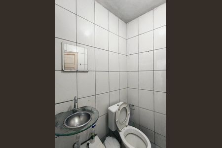 Casa à venda com 240m², 8 quartos e 2 vagas Casa à venda com 240m², 8 quartos e 2 vagasBanheiro 2