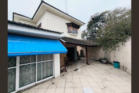 Casa à venda com 240m², 8 quartos e 2 vagas Casa à venda com 240m², 8 quartos e 2 vagasGaragem