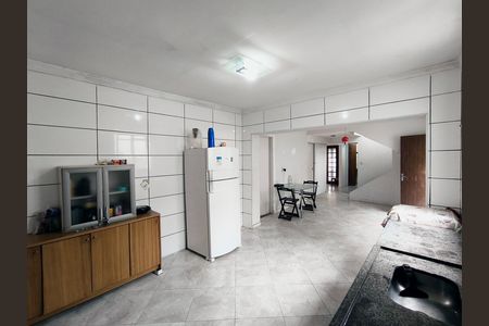 Casa à venda com 240m², 8 quartos e 2 vagas Casa à venda com 240m², 8 quartos e 2 vagasCozinha