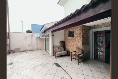 Casa à venda com 240m², 8 quartos e 2 vagas Casa à venda com 240m², 8 quartos e 2 vagasGaragem
