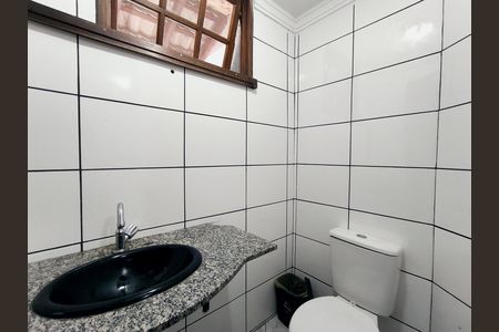 Casa à venda com 240m², 8 quartos e 2 vagas Casa à venda com 240m², 8 quartos e 2 vagasLavabo