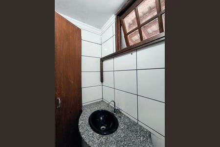 Casa à venda com 240m², 8 quartos e 2 vagas Casa à venda com 240m², 8 quartos e 2 vagasLavabo