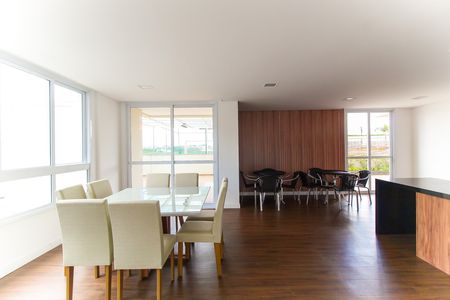 Apartamento para alugar com 60m², 2 quartos e 1 vaga Apartamento para alugar com 60m², 2 quartos e 1 vagaÁrea comum - Salão de festas