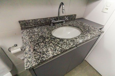 Apartamento para alugar com 60m², 2 quartos e 1 vaga Apartamento para alugar com 60m², 2 quartos e 1 vagaBanheiro da Suíte