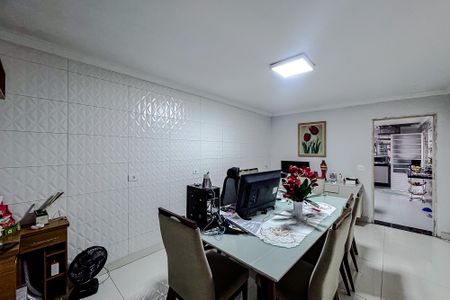 Casa à venda com 500m², 4 quartos e 2 vagas Casa à venda com 500m², 4 quartos e 2 vagasSala de Jantar