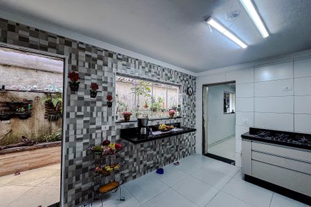 Casa à venda com 500m², 4 quartos e 2 vagas Casa à venda com 500m², 4 quartos e 2 vagasCozinha