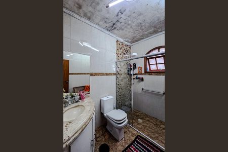 Casa à venda com 500m², 4 quartos e 2 vagas Casa à venda com 500m², 4 quartos e 2 vagasBanheiro