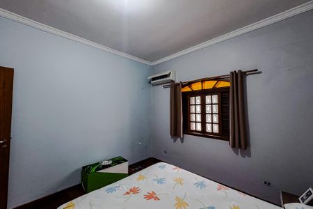 Casa à venda com 500m², 4 quartos e 2 vagas Casa à venda com 500m², 4 quartos e 2 vagasQuarto 2
