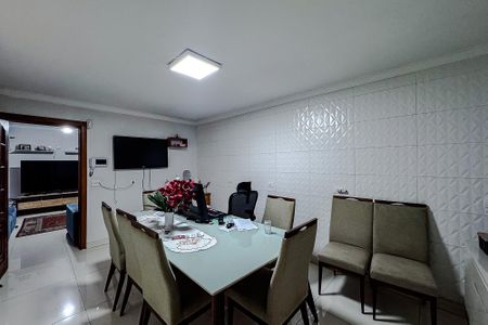 Casa à venda com 500m², 4 quartos e 2 vagas Casa à venda com 500m², 4 quartos e 2 vagasSala de Jantar