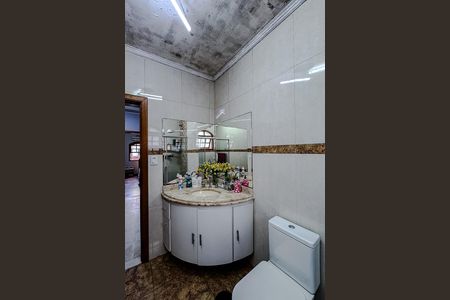 Casa à venda com 500m², 4 quartos e 2 vagas Casa à venda com 500m², 4 quartos e 2 vagasBanheiro