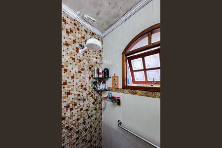 Casa à venda com 500m², 4 quartos e 2 vagas Casa à venda com 500m², 4 quartos e 2 vagasBanheiro