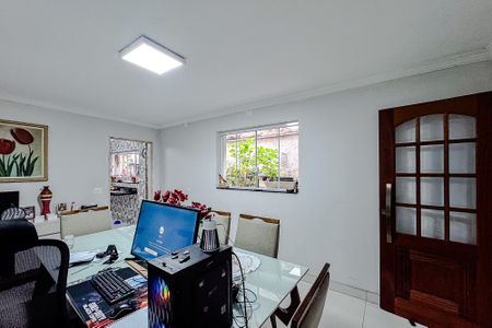 Casa à venda com 500m², 4 quartos e 2 vagas Casa à venda com 500m², 4 quartos e 2 vagasSala de Jantar