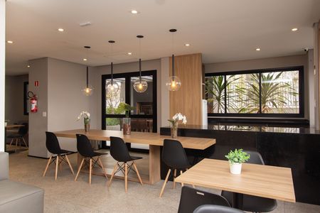 Apartamento para alugar com 45m², 2 quartos e 1 vaga Apartamento para alugar com 45m², 2 quartos e 1 vagaÁrea comum - Salão de festas