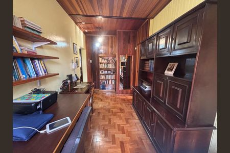 Casa à venda com 517m², 3 quartos e 3 vagas
