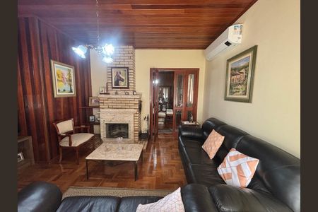 Casa à venda com 517m², 3 quartos e 3 vagas