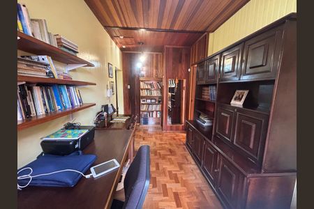 Casa à venda com 517m², 3 quartos e 3 vagas