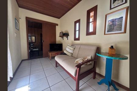 Casa à venda com 517m², 3 quartos e 3 vagas