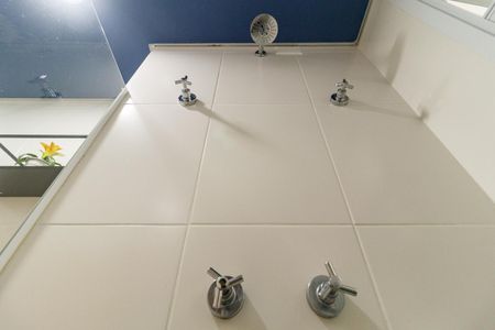 Apartamento à venda com 83m², 2 quartos e 2 vagas Apartamento à venda com 83m², 2 quartos e 2 vagasBanheiro