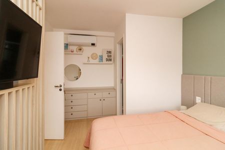 Apartamento à venda com 83m², 2 quartos e 2 vagas Apartamento à venda com 83m², 2 quartos e 2 vagasSuíte