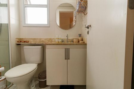 Apartamento à venda com 83m², 2 quartos e 2 vagas Apartamento à venda com 83m², 2 quartos e 2 vagasBanheiro da Suíte