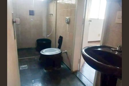 Apartamento à venda com 74m², 2 quartos e 1 vagaBanheiro social