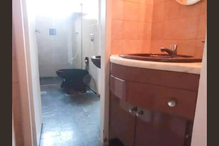 Apartamento à venda com 74m², 2 quartos e 1 vagaBanheiro social