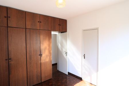 Apartamento à venda com 74m², 2 quartos e 1 vagaQuarto 2