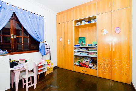 Casa à venda com 250m², 3 quartos e 4 vagasSuíte 2